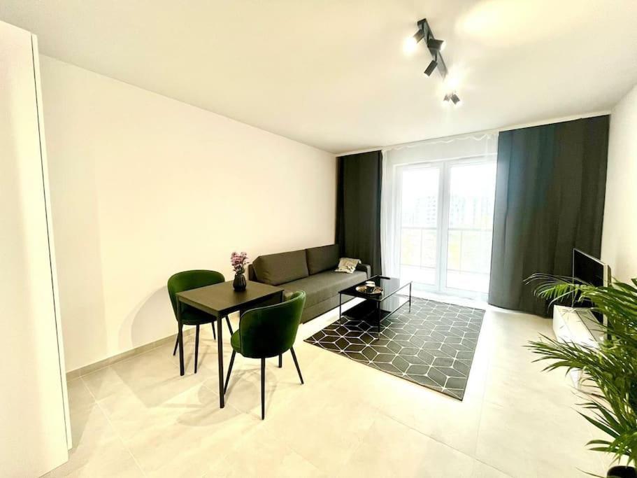 New 69 Apartment Szybowcowa Centre Katowice Free Parking 외부 사진