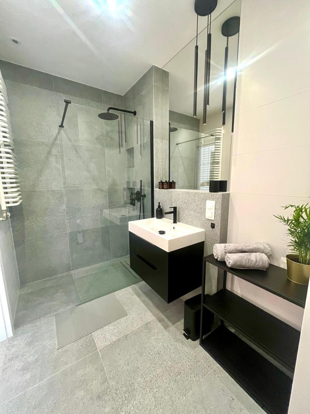New 69 Apartment Szybowcowa Centre Katowice Free Parking 외부 사진